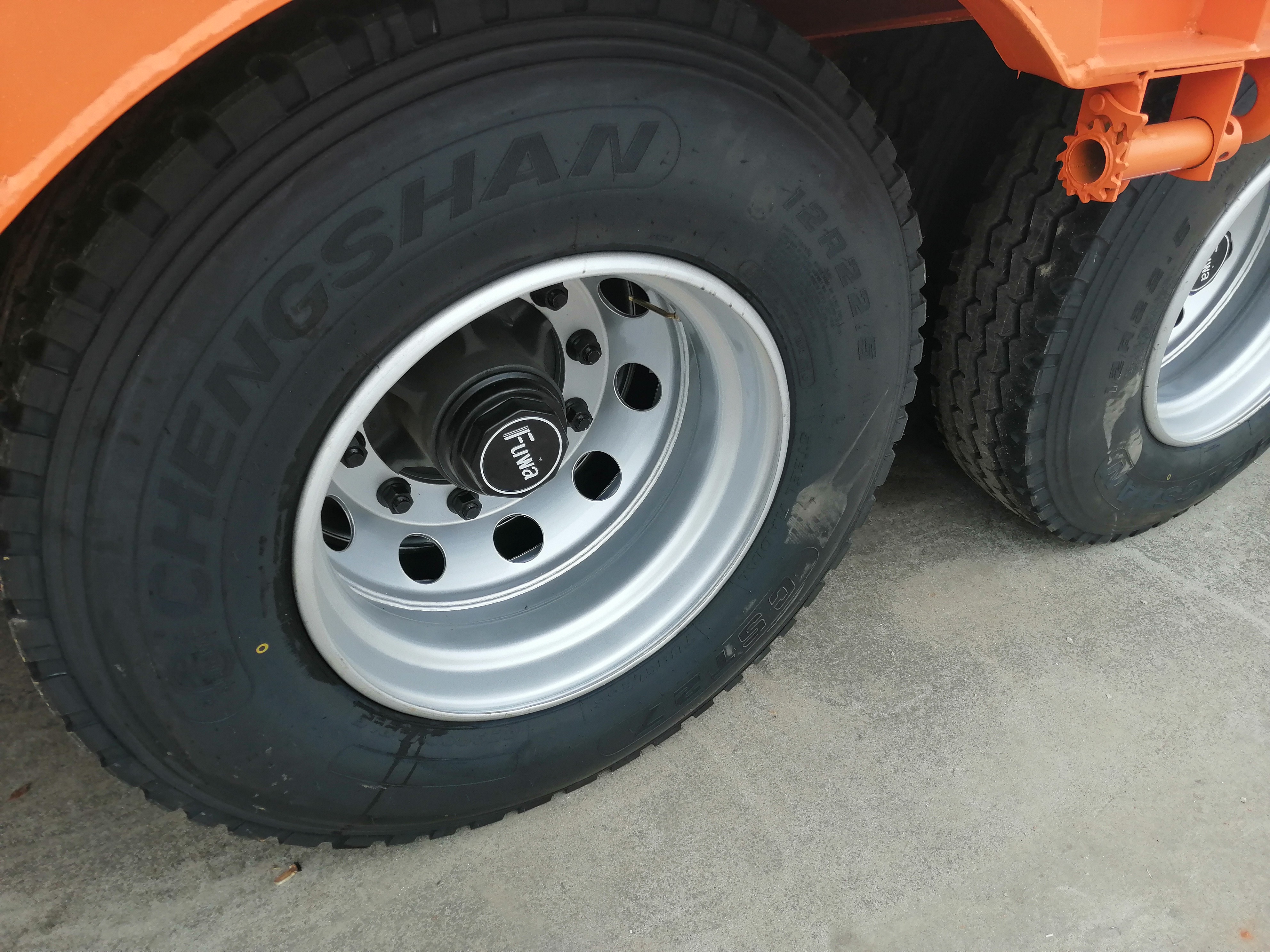 Orange - 3-Axle 16m Low Flatbed Semi-Trailer