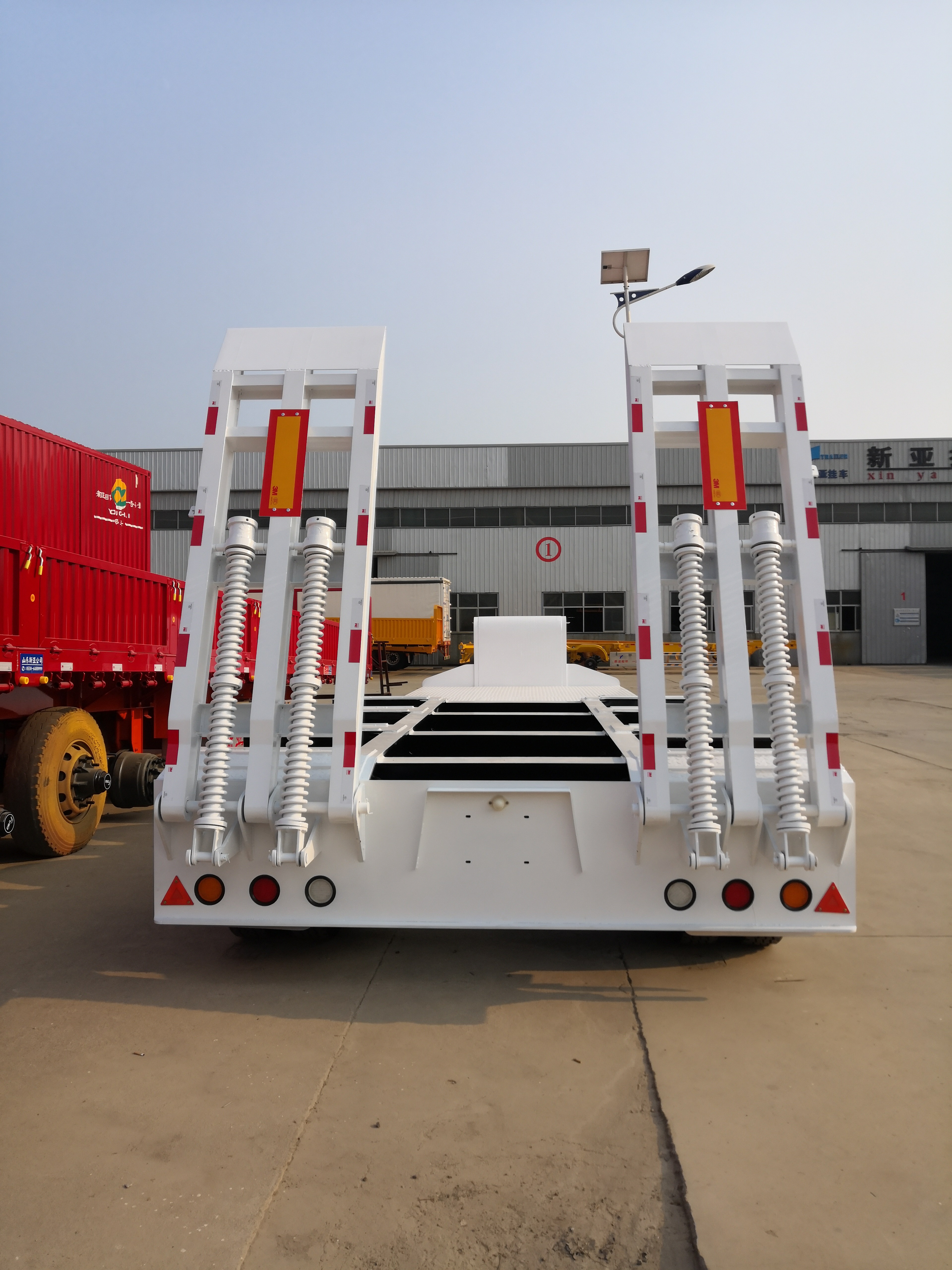 White- 3-Axle 16m Low Flatbed Semi-Trailer