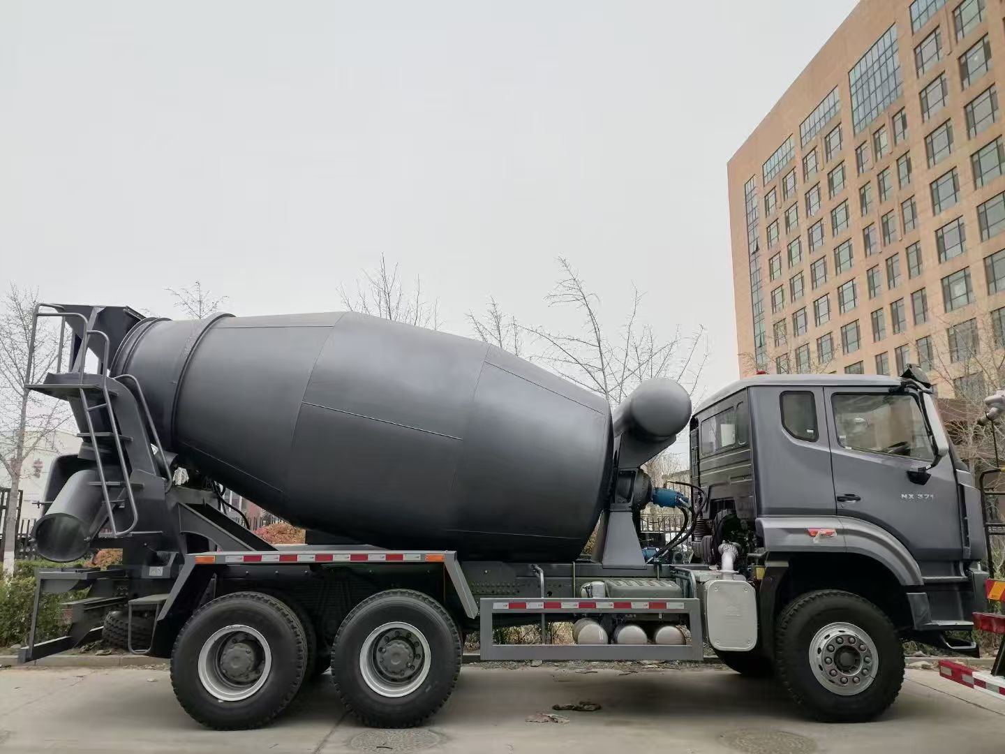 Square Concrete Mixer Truck Square Concrete Mixer Truck