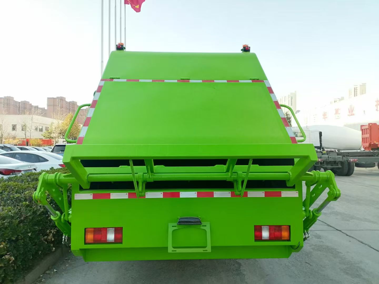 Compactor Garbage Truck