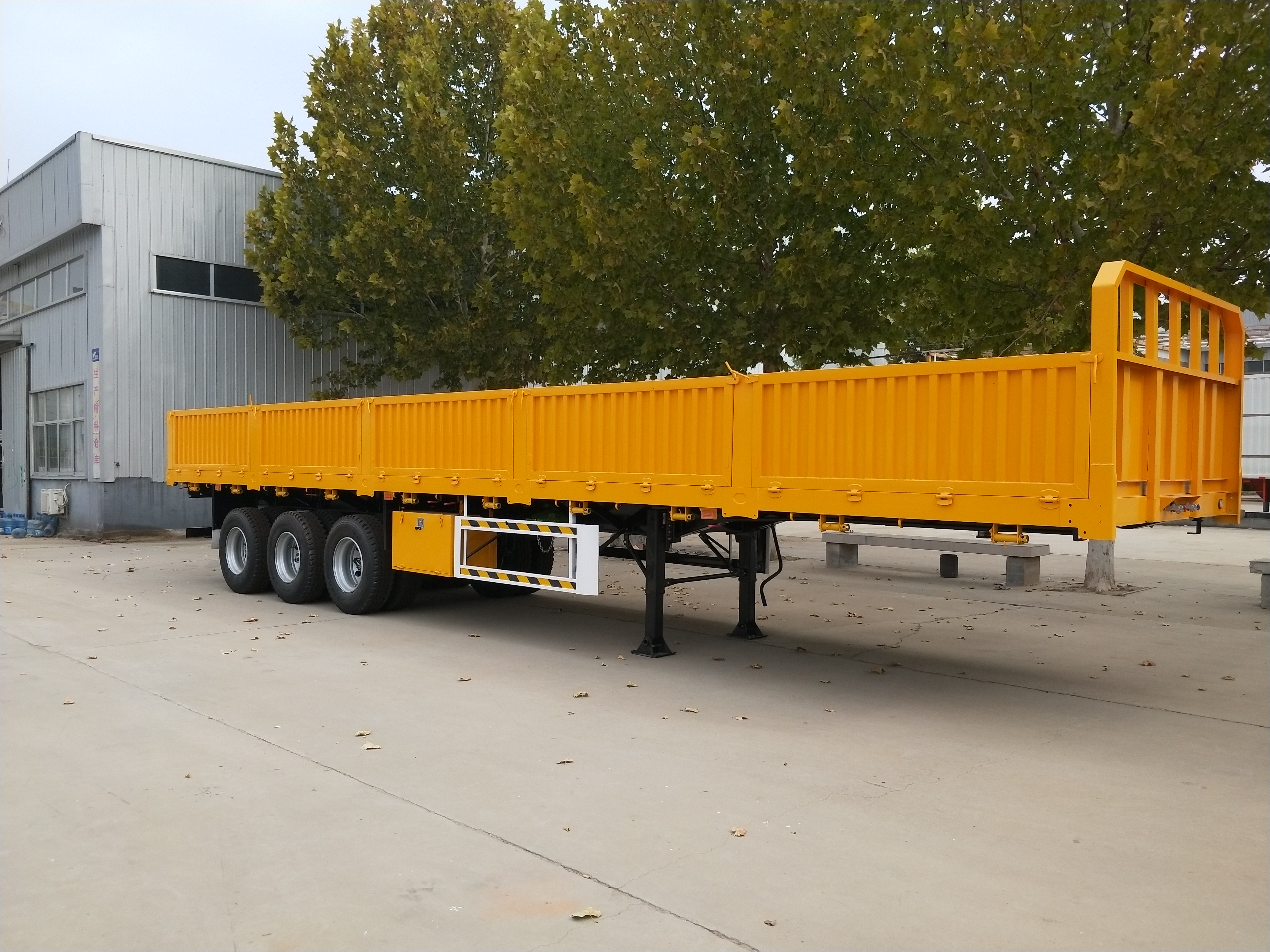 3-axle Flatbed Semi-Trailer