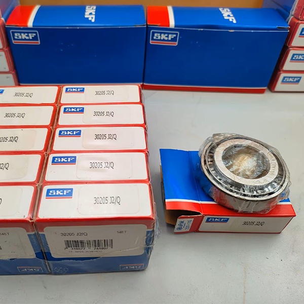 SKF 30205J2 Tapered Roller Bearing