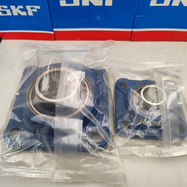 SKF UCF209 Radial Insert Ball Bearing Housing Unit