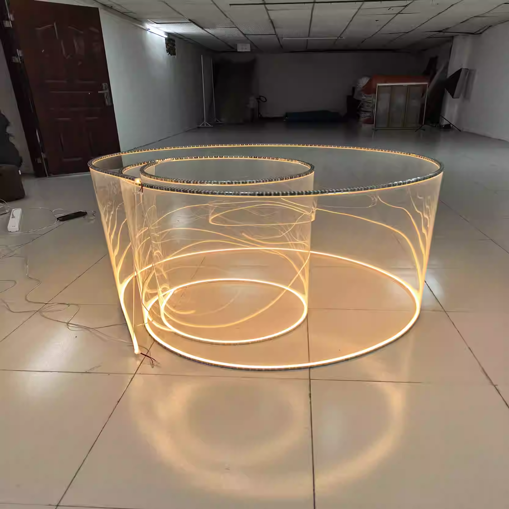 Transparent luminous hotel club ceiling decorative lines, artistic and customizable, light luxury style decorative light ribbon