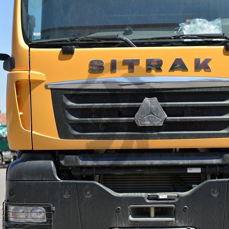 Sinotruk Sitrak G7W 400HP 8x4 6.8m Dump Truck