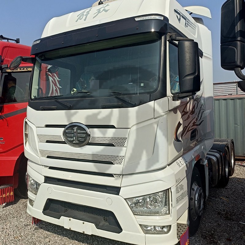 FAW Jiefang J7 Heavy Truck 560HP 6x4 Tractor