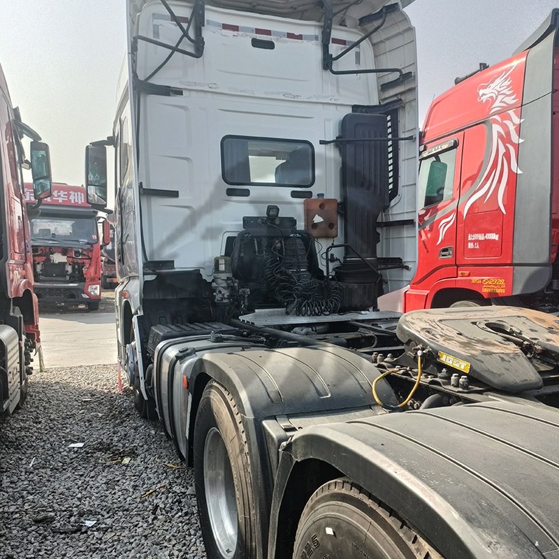 FAW Jiefang J7 Heavy Truck 560HP 6x4 Tractor