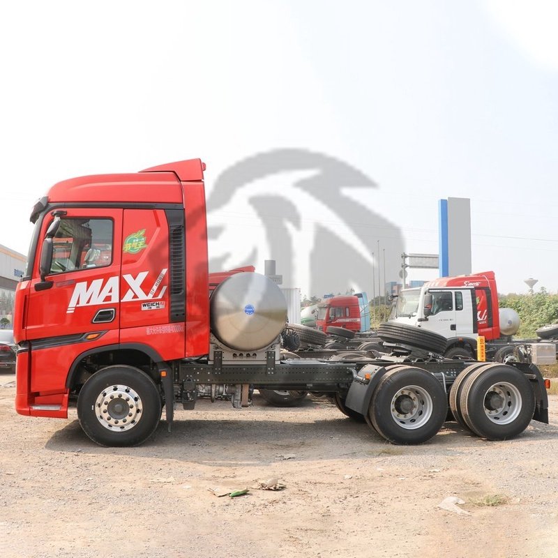 Sinotruk Howo Max Heavy Truck 530HP 4x2 LNG Tractor