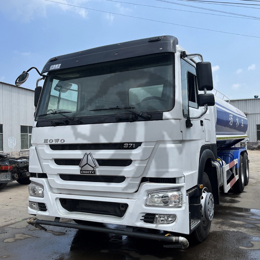 Sinotruk Water Tanker