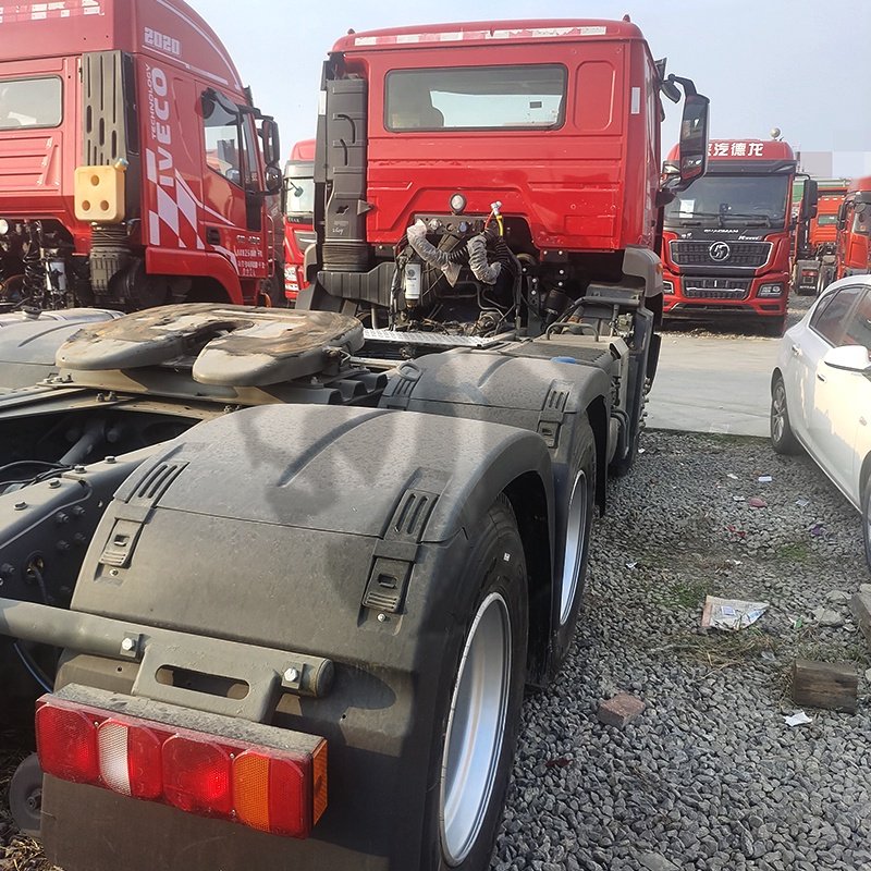 Howo N7W Heavy Truck 460HP 6x4 Tractor