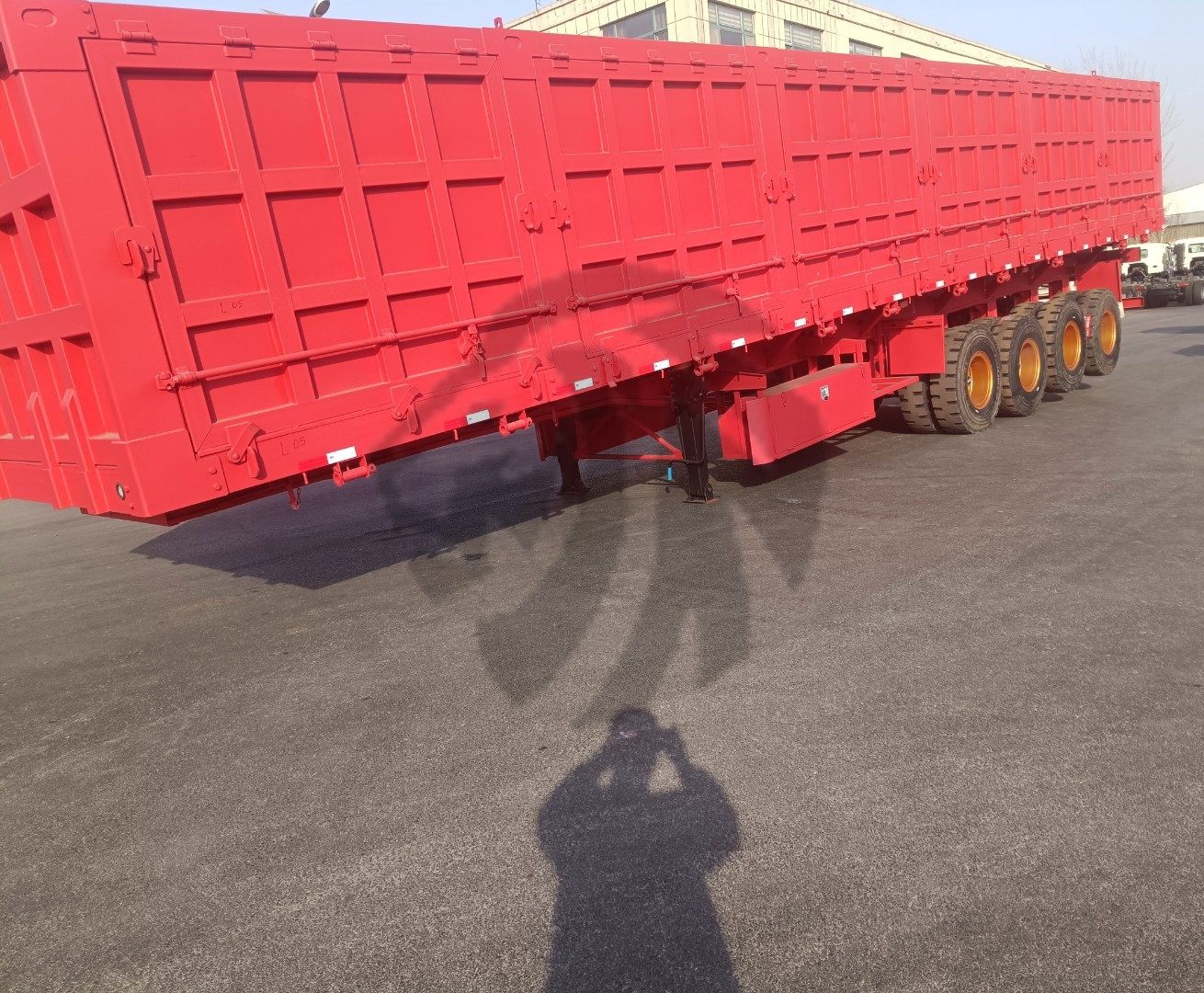 微信图片_20260716200646_661_451 4-Axle 120-Ton Heavy-Duty Side-Dump Semi-Trailer