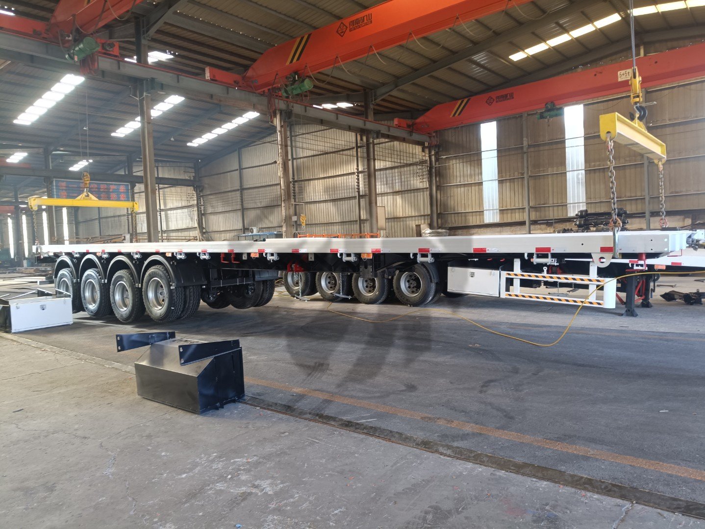 微信图片_20260716200651_665_451 70 Ton 4 Axle Flatbed Trailer