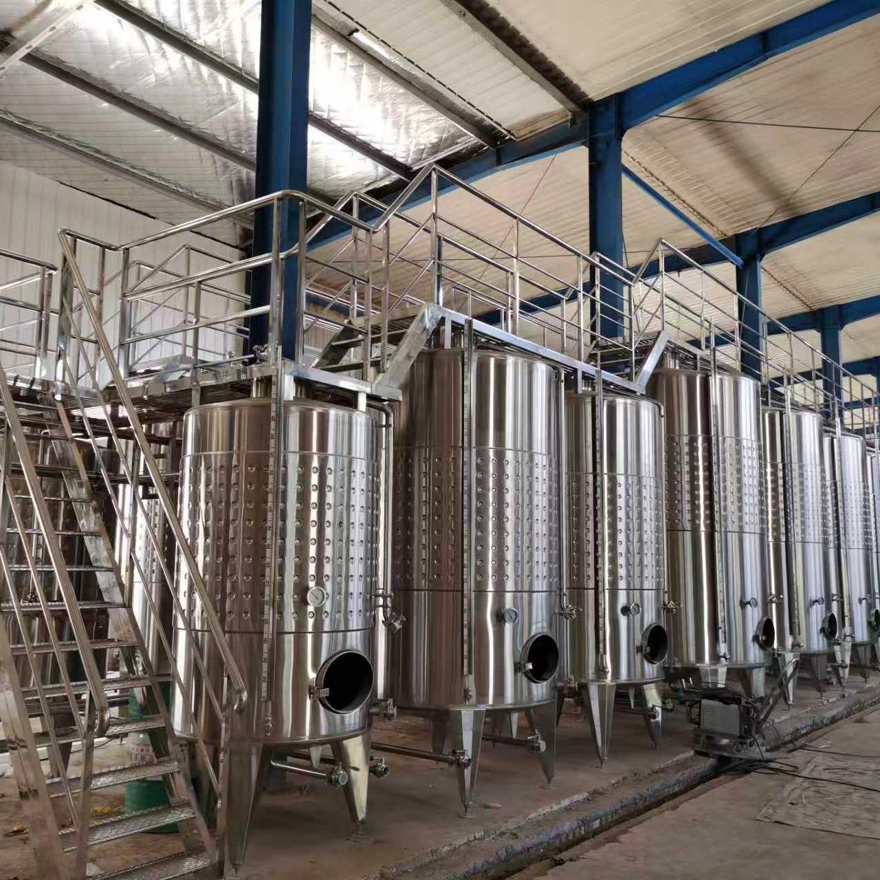 travaux en acier inoxydable