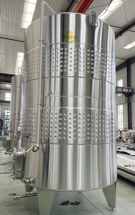 cuve de fermentation de vin en acier inoxydable