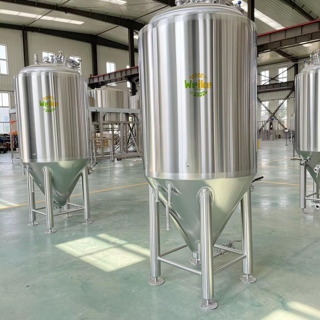 tanques de fermentação cônicos de cerveja
