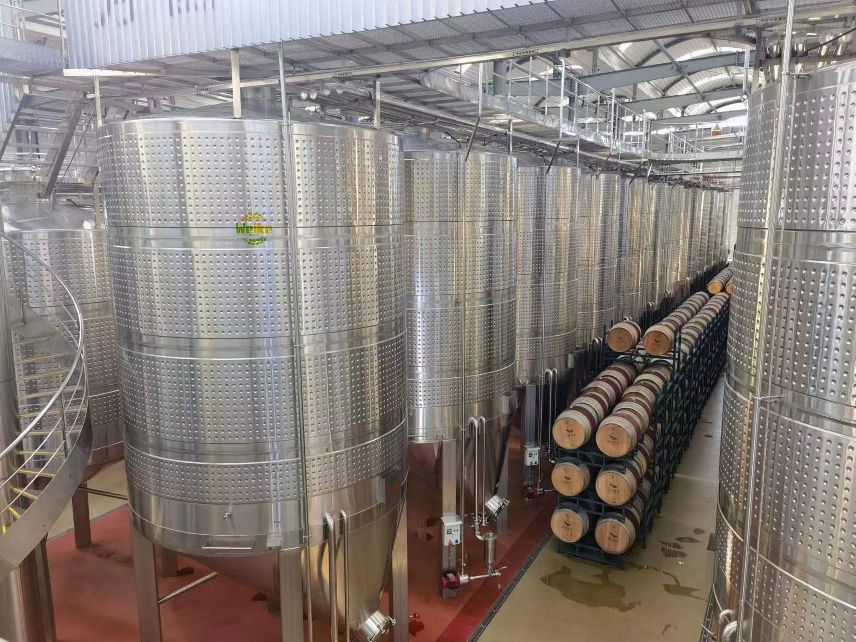 Tanques de vinho com formato de fundo