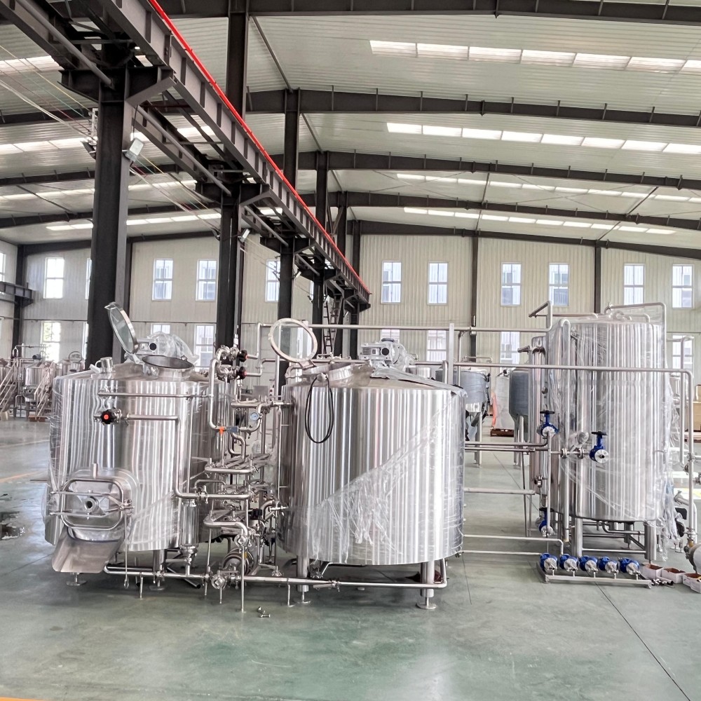 equipamento de cervejaria de três vasos