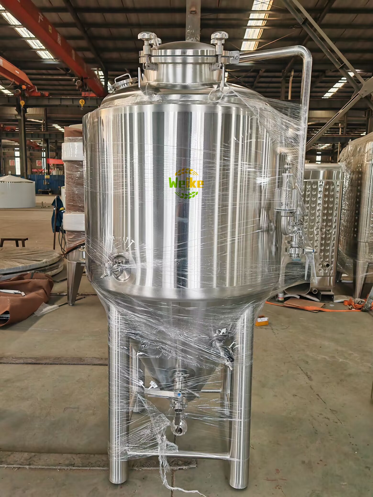 tanques de fermentação cônicos de cerveja