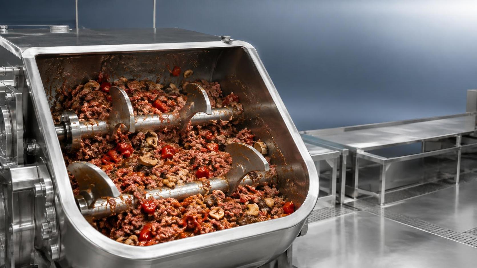 Choosing a Meat Mixer for ready meals without overmixing ingredients