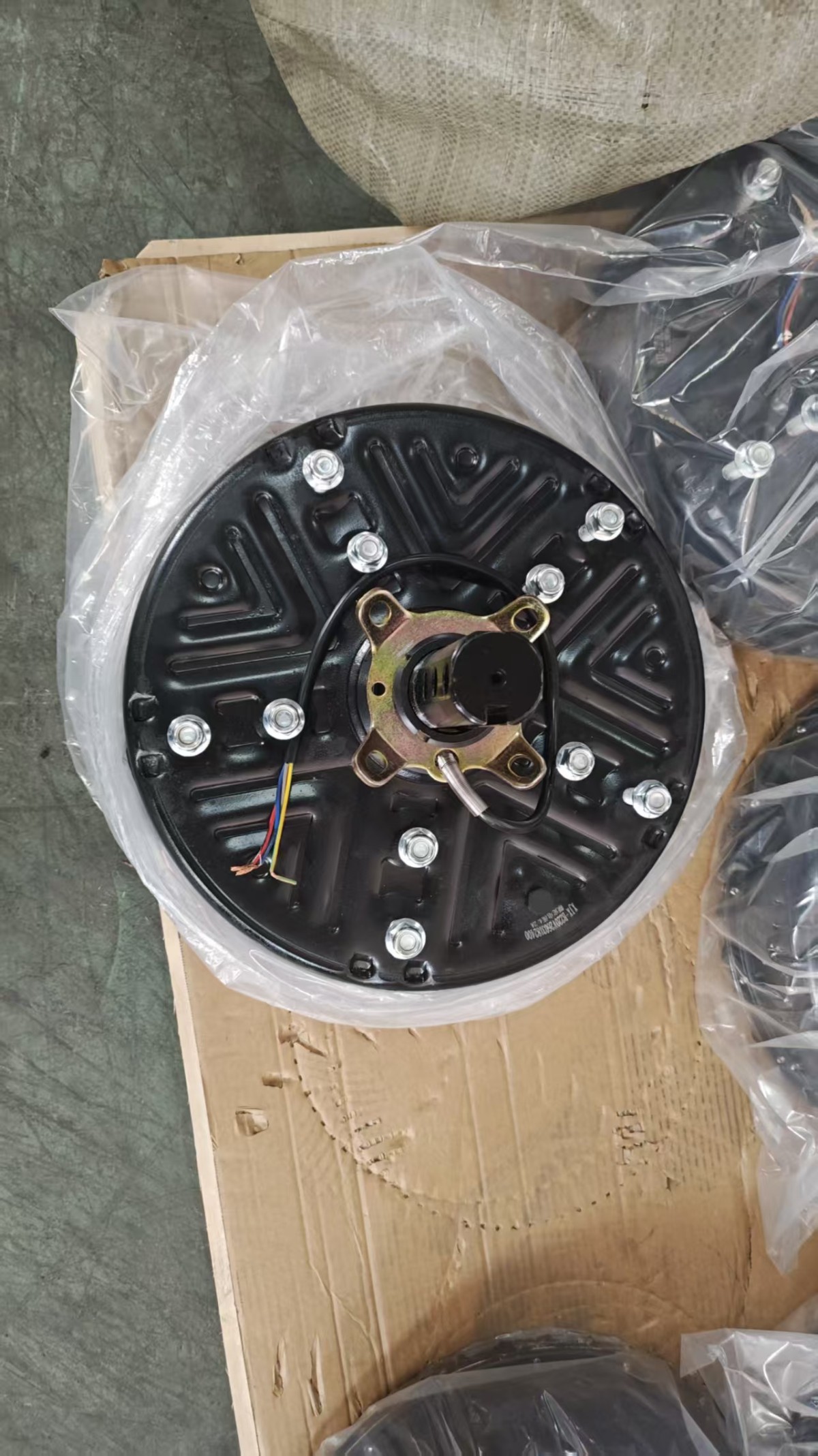 Assembled permanent magnet motor for HVLS industrial ceiling fan, energy-efficient brushless motor for large industrial ventilation fans