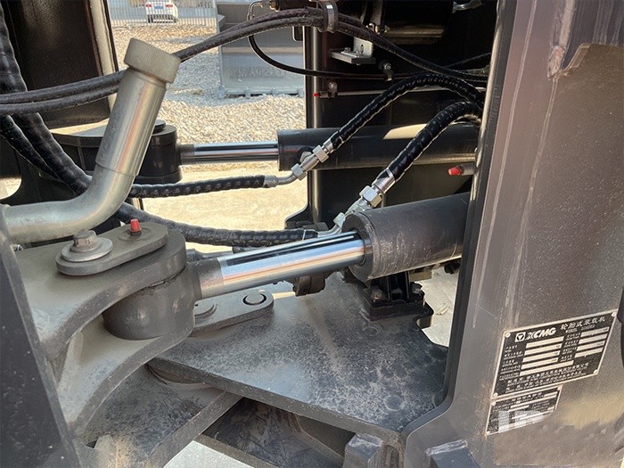 XCMG XC956 loader (6) XCMG XC956 loader (6)