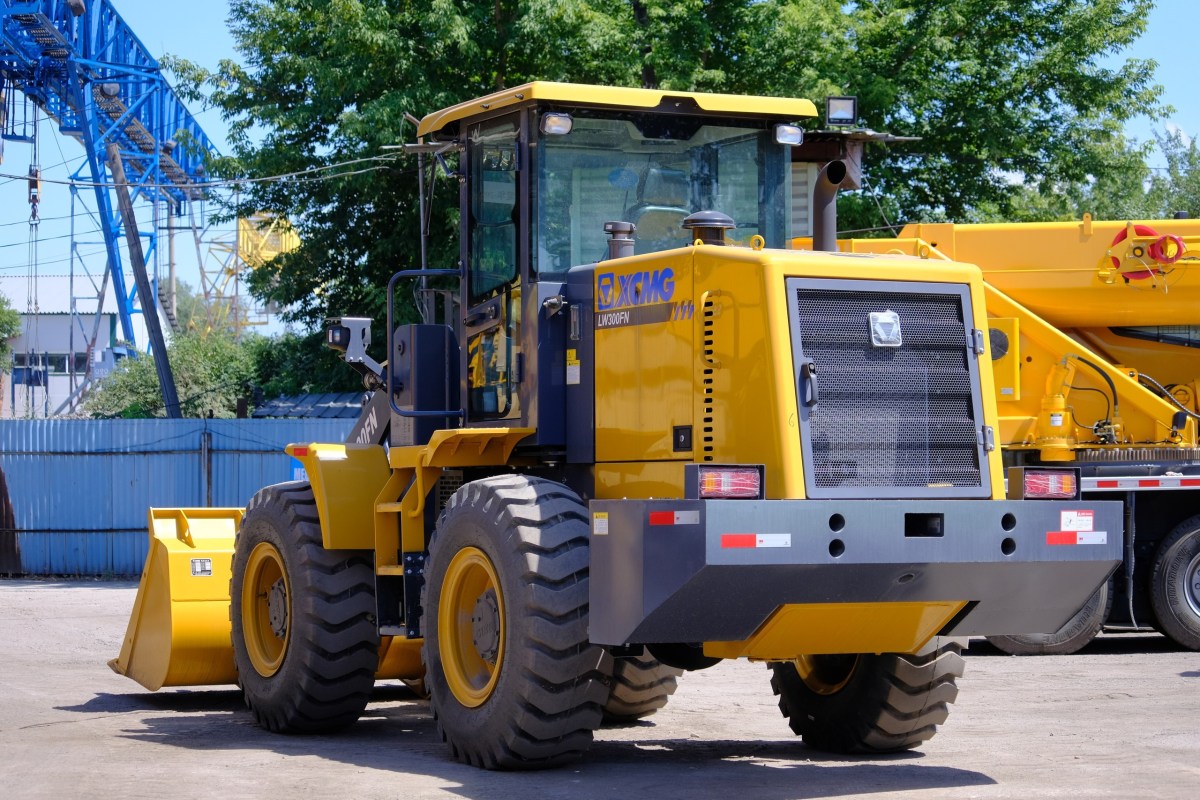 2560 XCMG LW300FN Wheel Loader – Compact Power & Efficiency_3