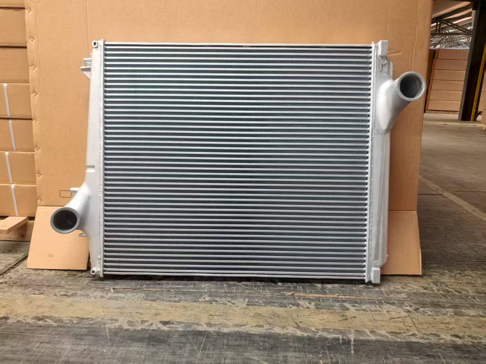 XD035 沃尔沃中冷器