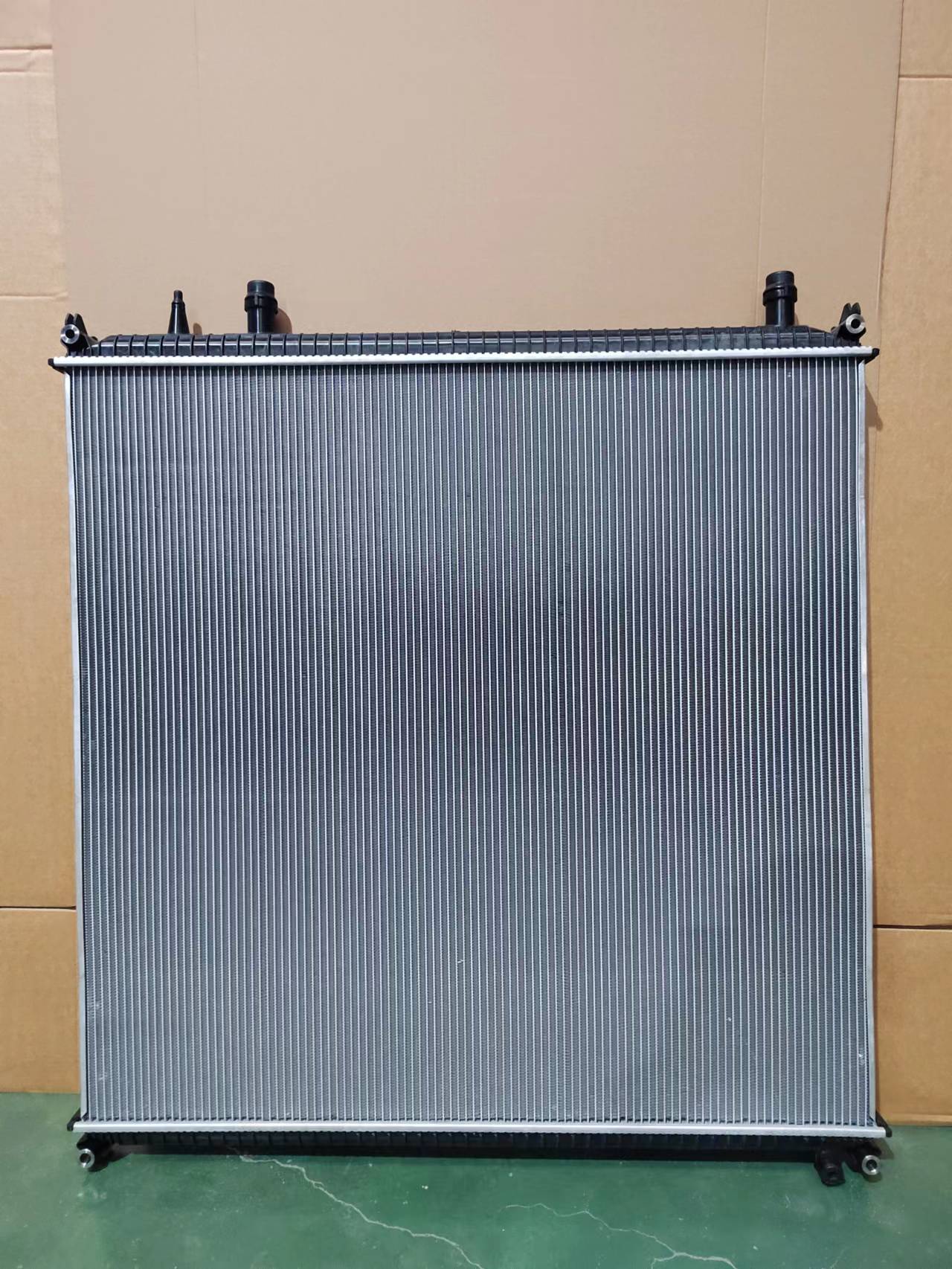 XD81106 散热器用于 MAN