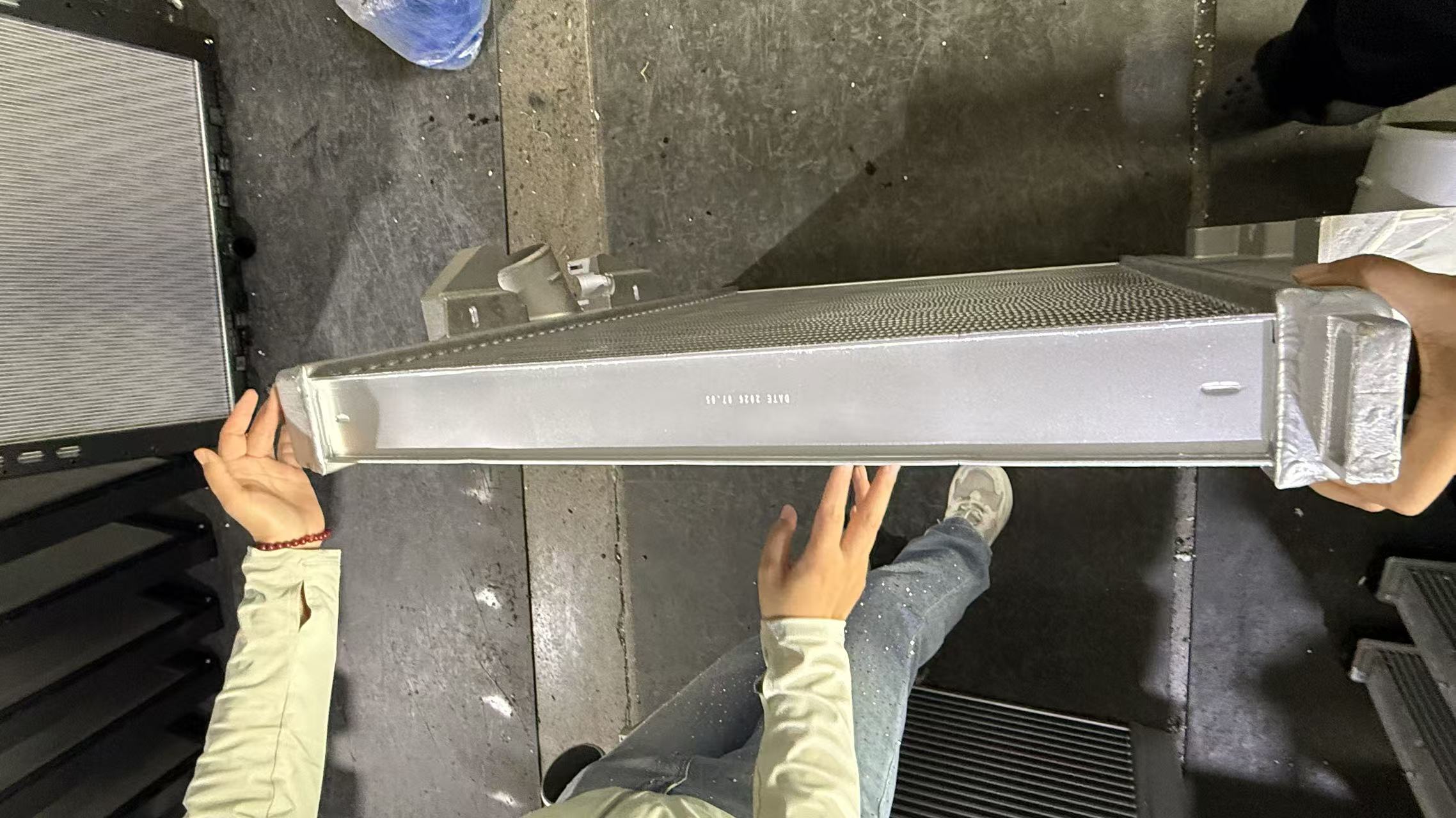 XD330 奔驰用散热器