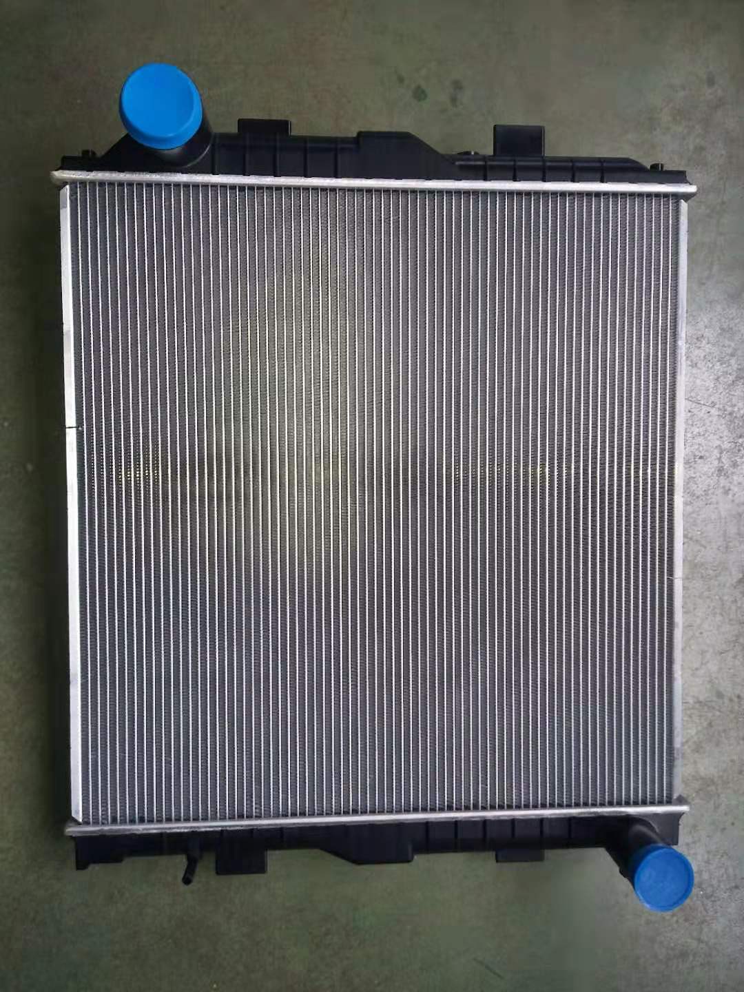RADIADOR XD1014 PARA NISSAN-UD  