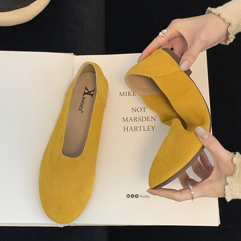 Retro grandma shoes, women's genuine leather new item, frosted leather flat bottom, soft sole, one foot kick, bean grandma shoes, single shoe with skirt