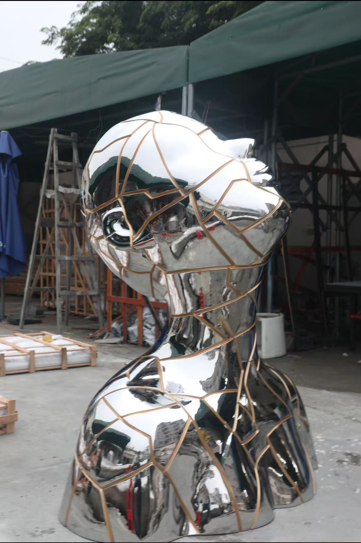 Stainless steel sculpture