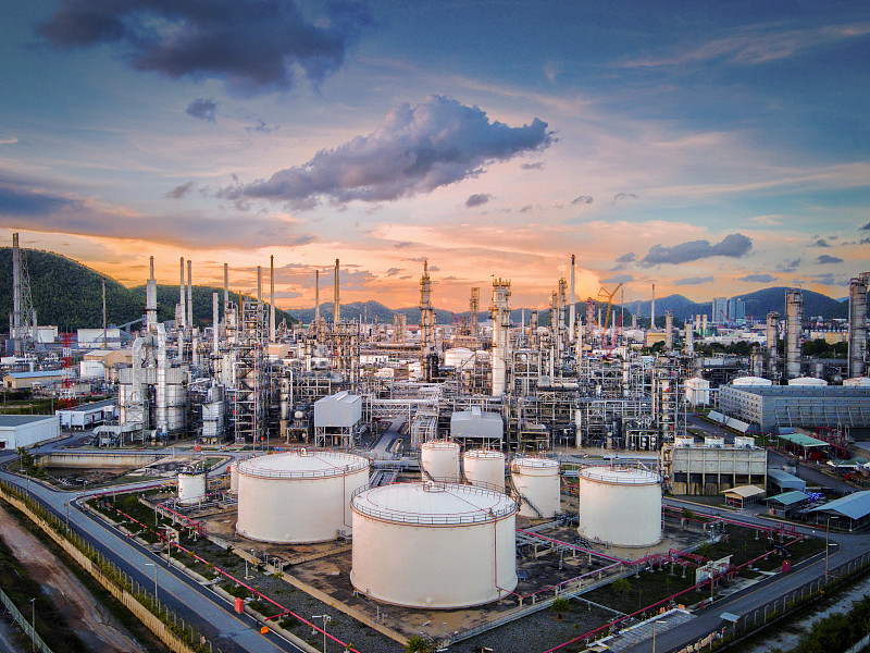 Connecting with over 4,000 factories, a company launches a one-stop procurement service for chemical products.