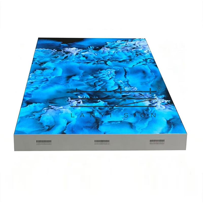 Wall mounted screen