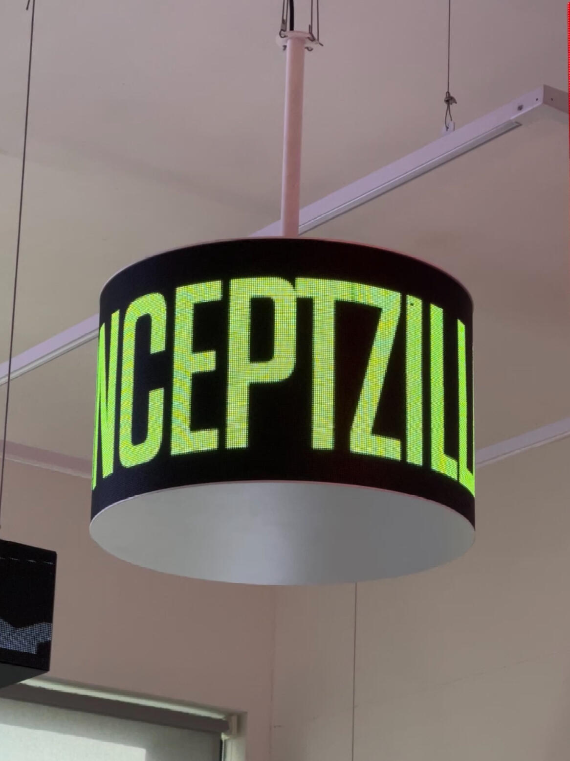 Lifting Cylindrical Screen