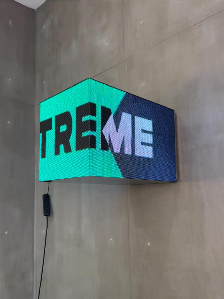 Three Sided Side Screen Display