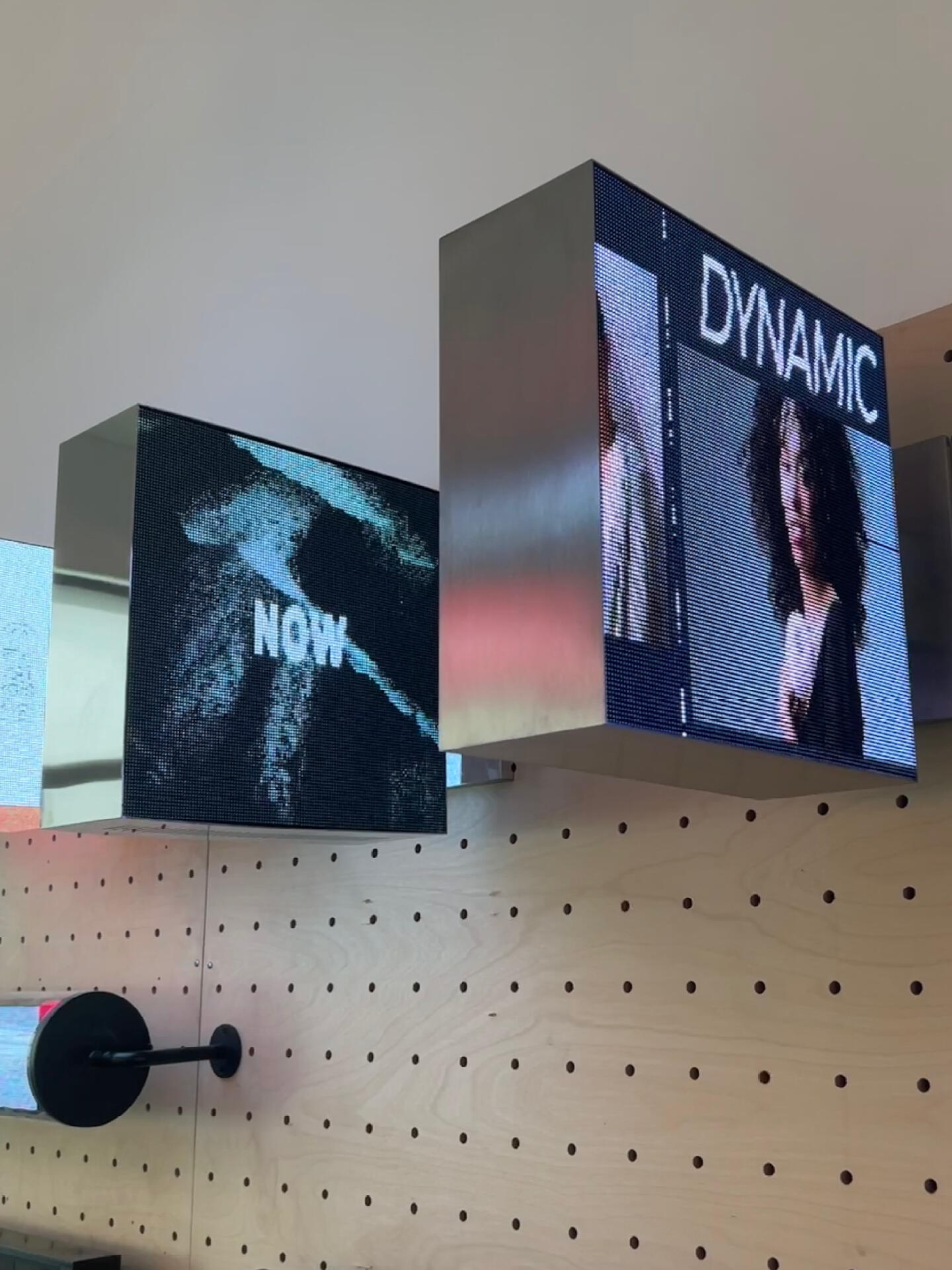 Double Sided Side Screen