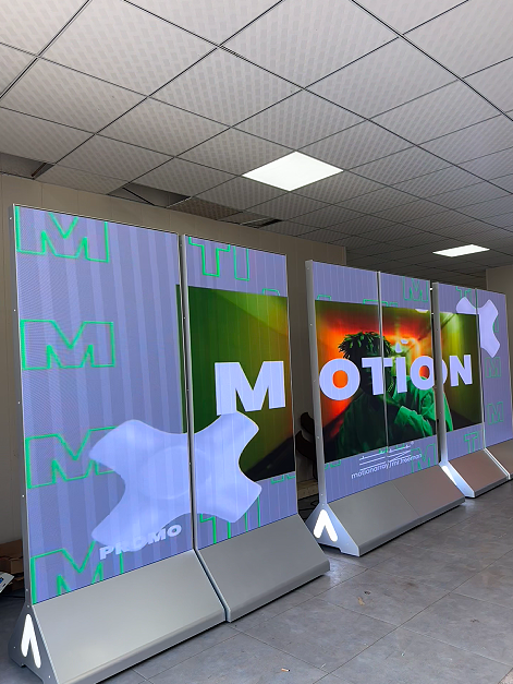 Slanted Floorstanding Poster Screen