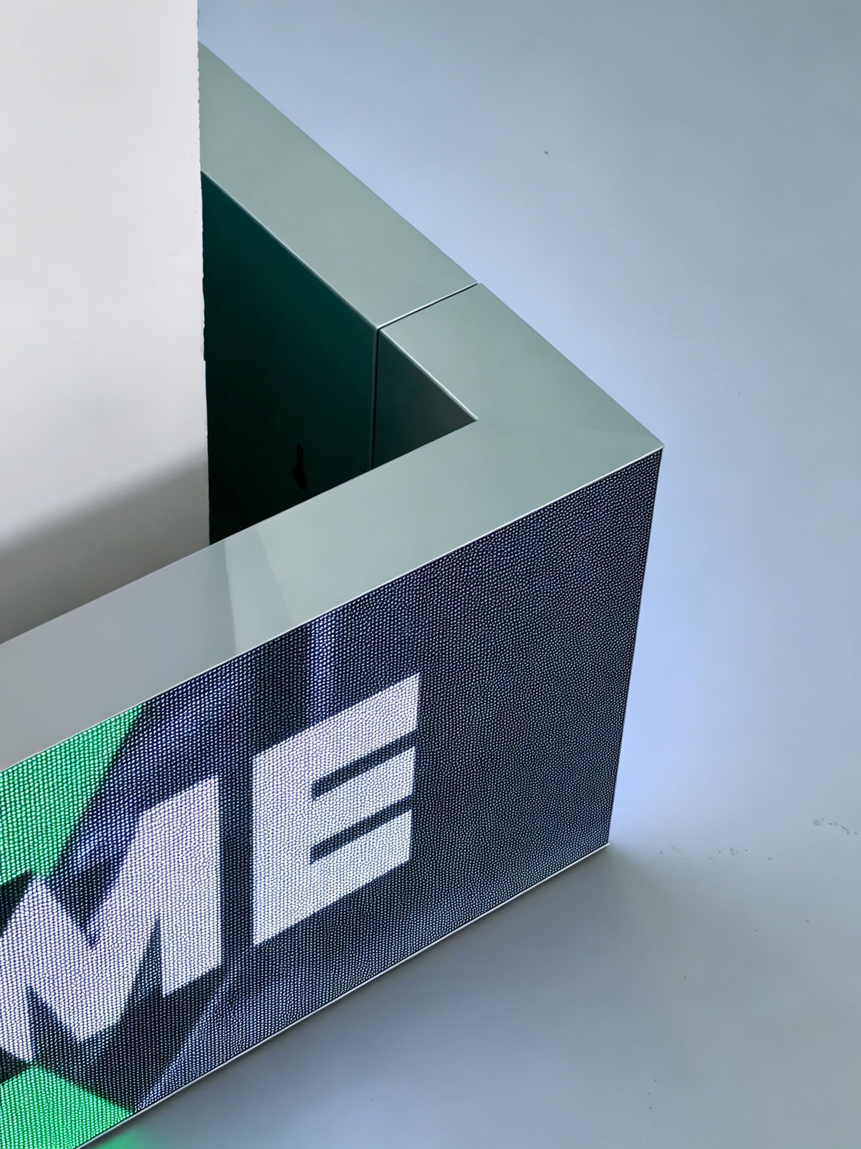 Corner Screen