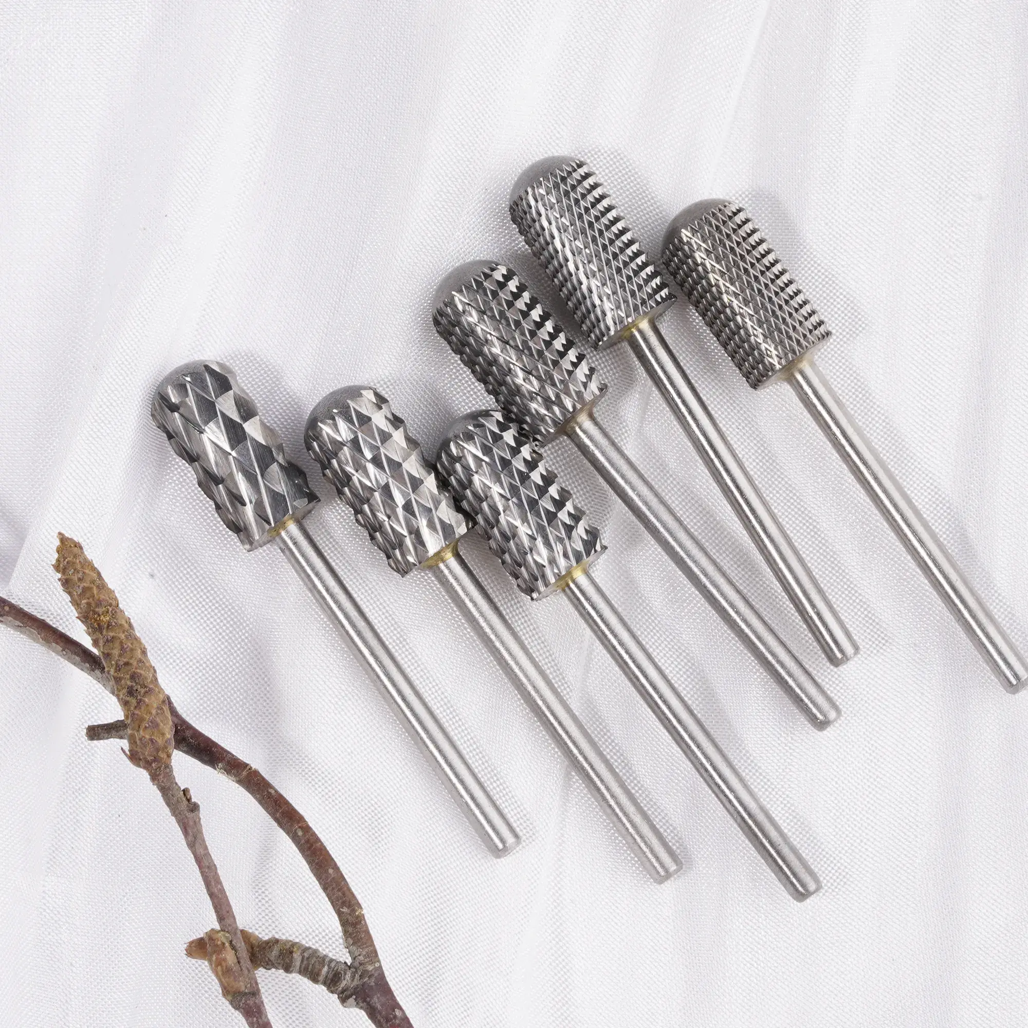 Professional Nail Drill Bit Set Buying Guide: Key Differences Between Carbide, Ceramic, and Diamond Bits