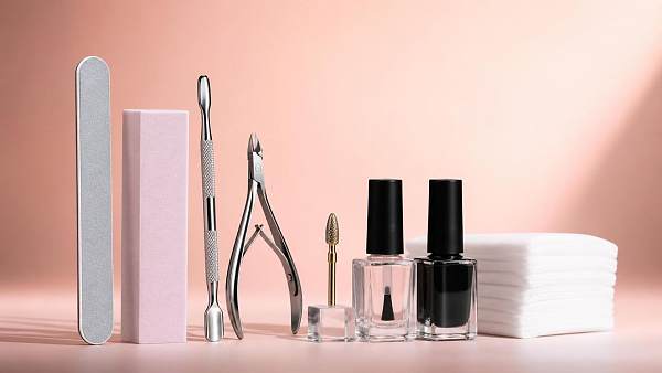 Essential tools for manicures that make beginner work more consistent