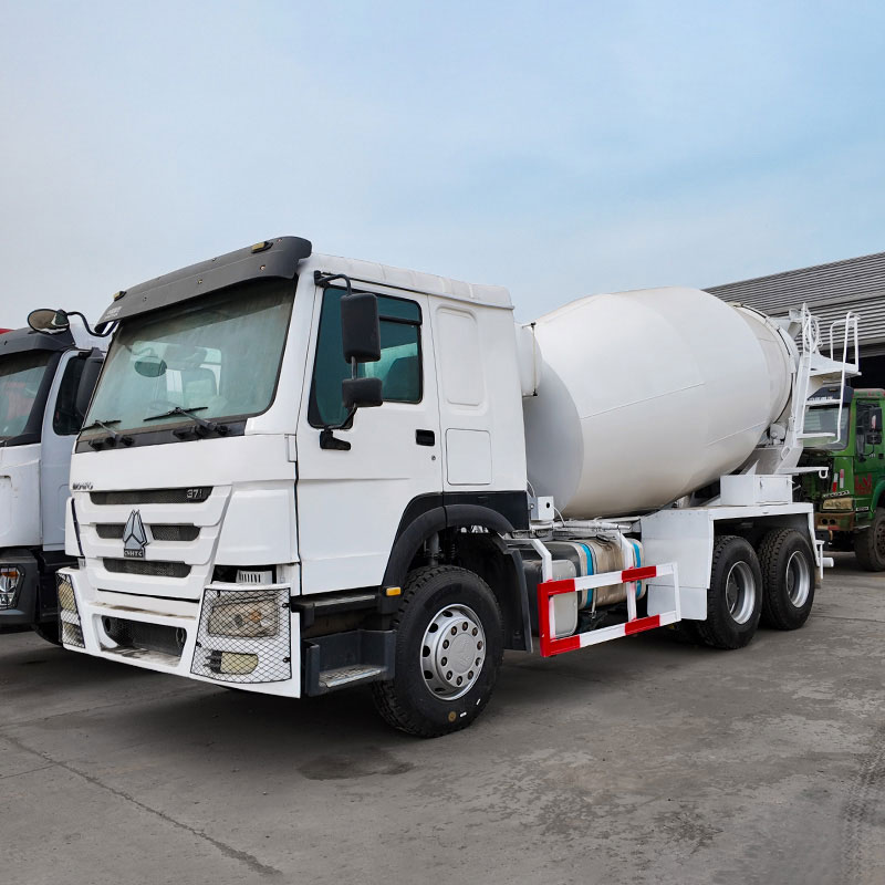 Подержанный автобетоносмеситель Howo 6x4