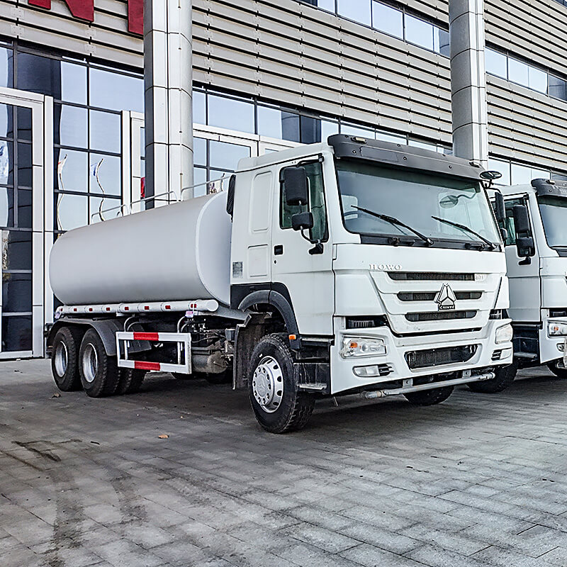 Подержанный и восстановленный водовоз HOWO 6X4 371hp для полива
