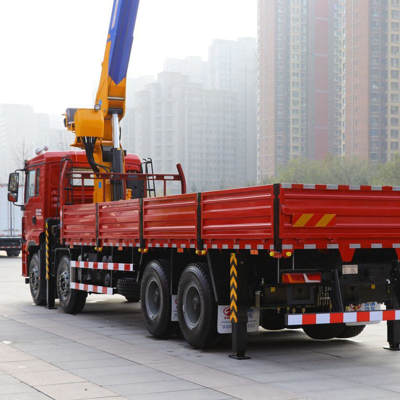 Подержанный кран-манипулятор 8x4 со стрелой на продажу