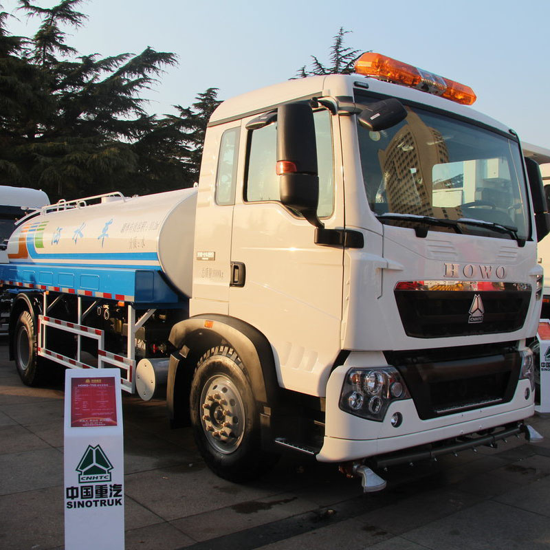 Подержанный водовоз HOWO 4x2 371HP 6-колесный поливомоечный автомобиль