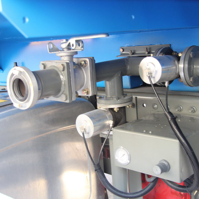 Подержанный водовоз HOWO 4x2 371HP 6-колесный поливомоечный автомобиль