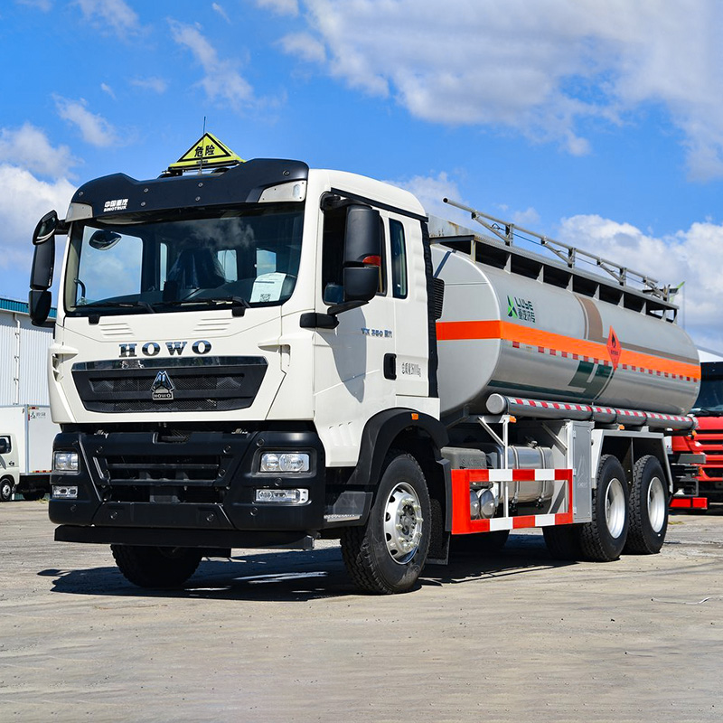 Подержанный автоцистерна HOWO для перевозки масла и топлива