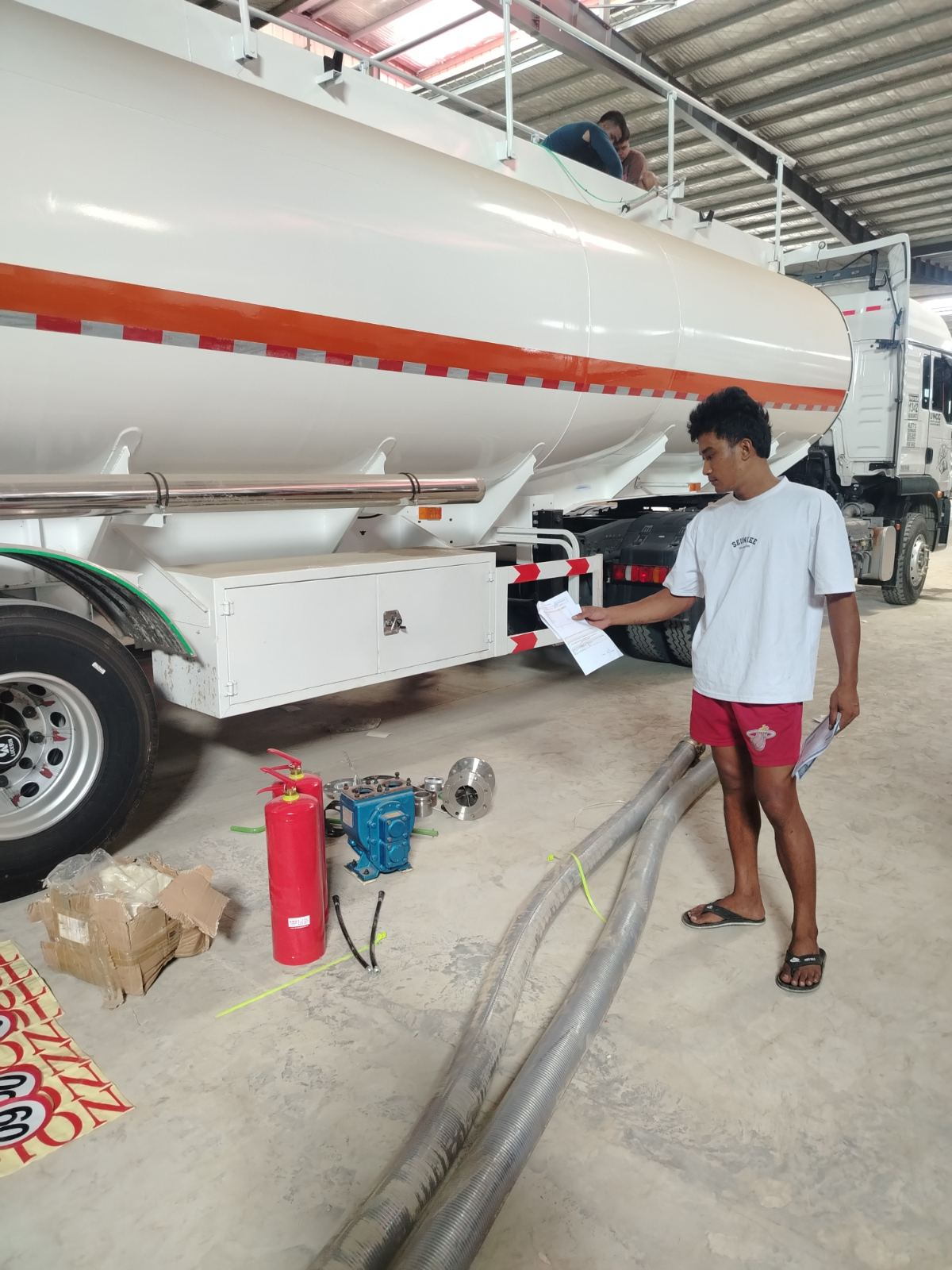 Philippine Customer Visits XTRAK to Inspect Fuel Tank Truck Before Purchase