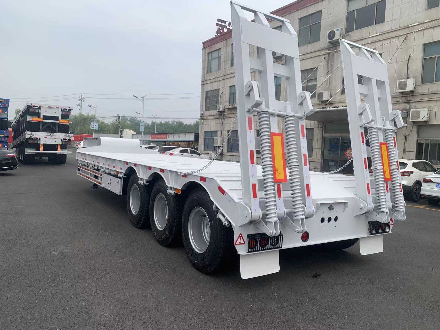 3-Axle Gooseneck Low Bed Trailer