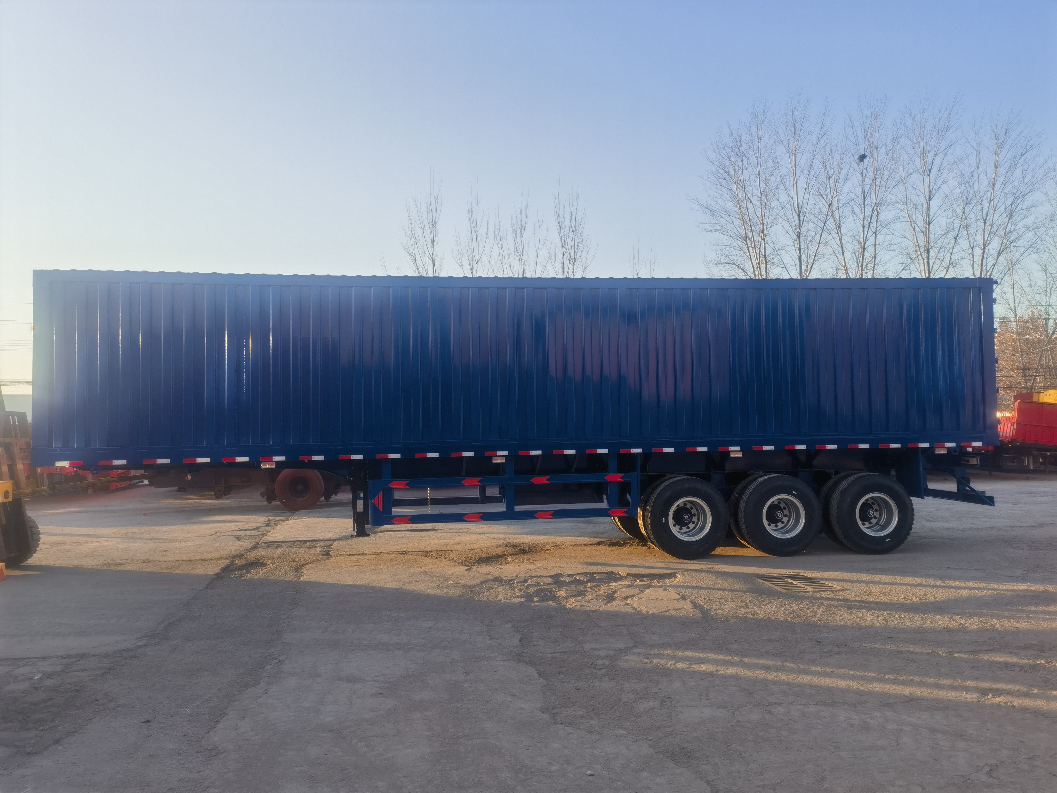 3-Axle Box Van Semi Trailer